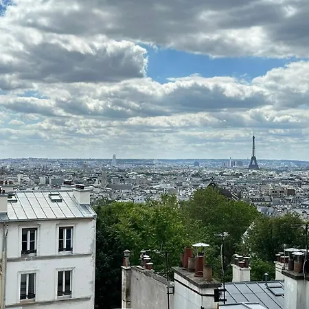 Eiffel Tower View From The Floor | Montmartre Παρίσι